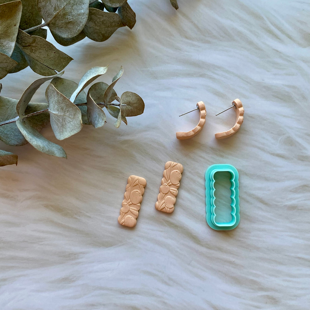 Scalloped Rectangle Huggie Cutter