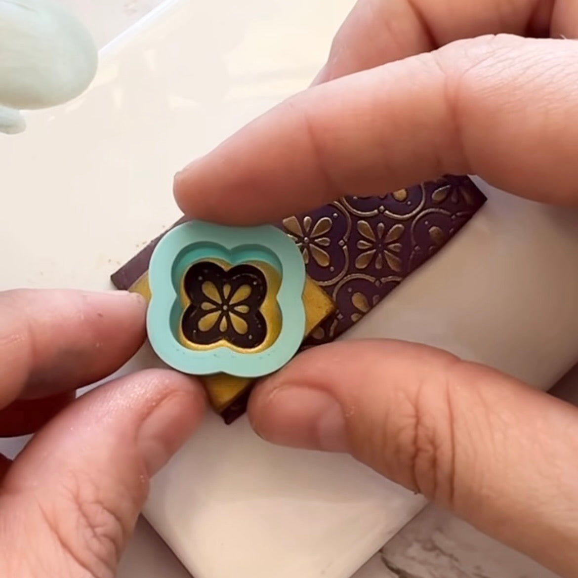 Clover Shadow Box Cutter