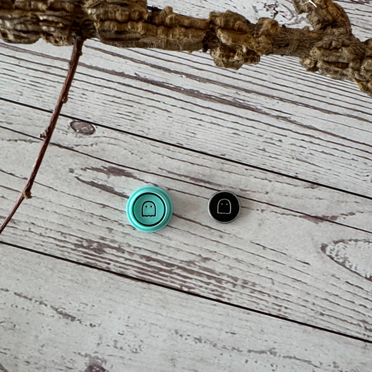 Sheet Ghost Outline Faux Enamel Charm Cutter