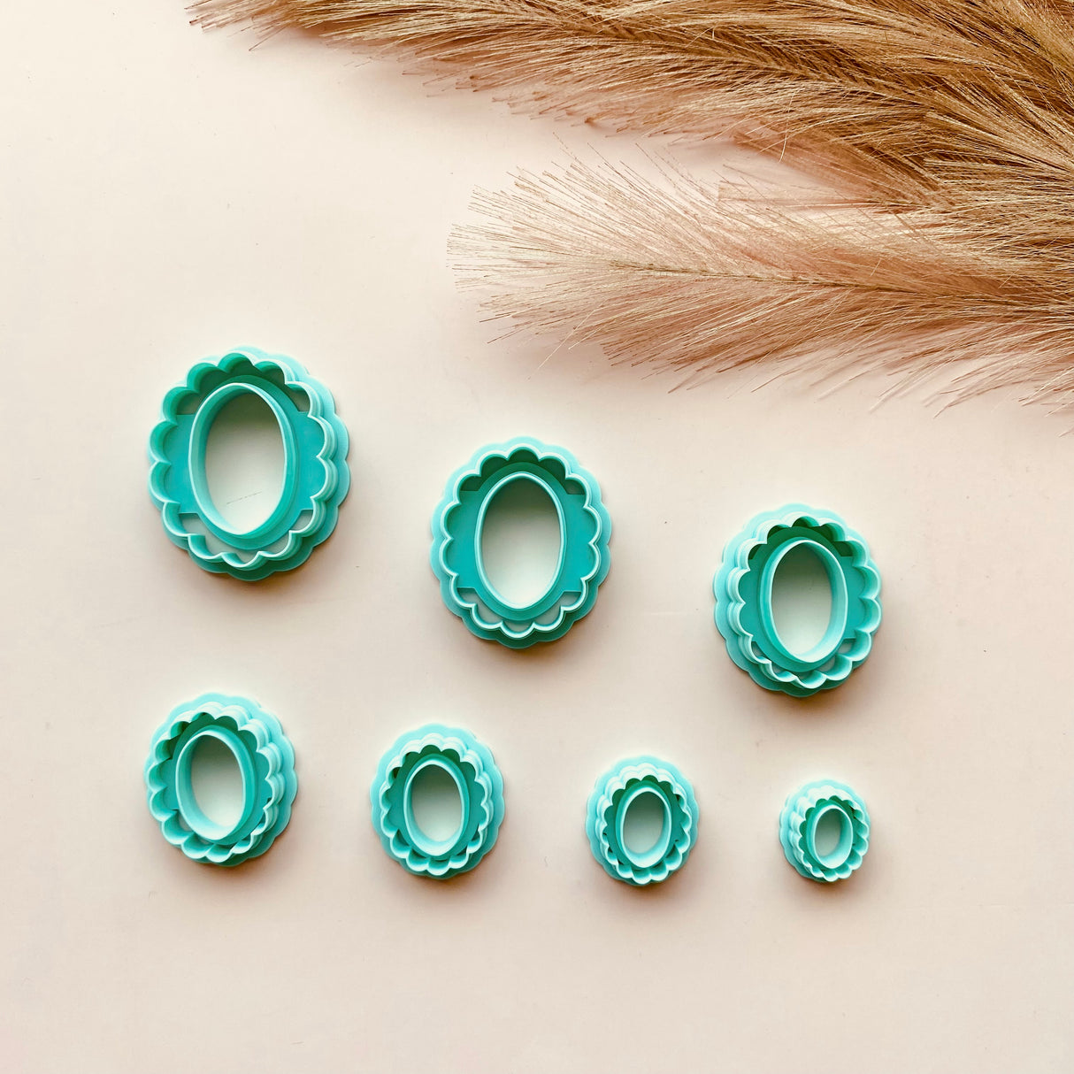 Scalloped Oval Hoopla Cutter