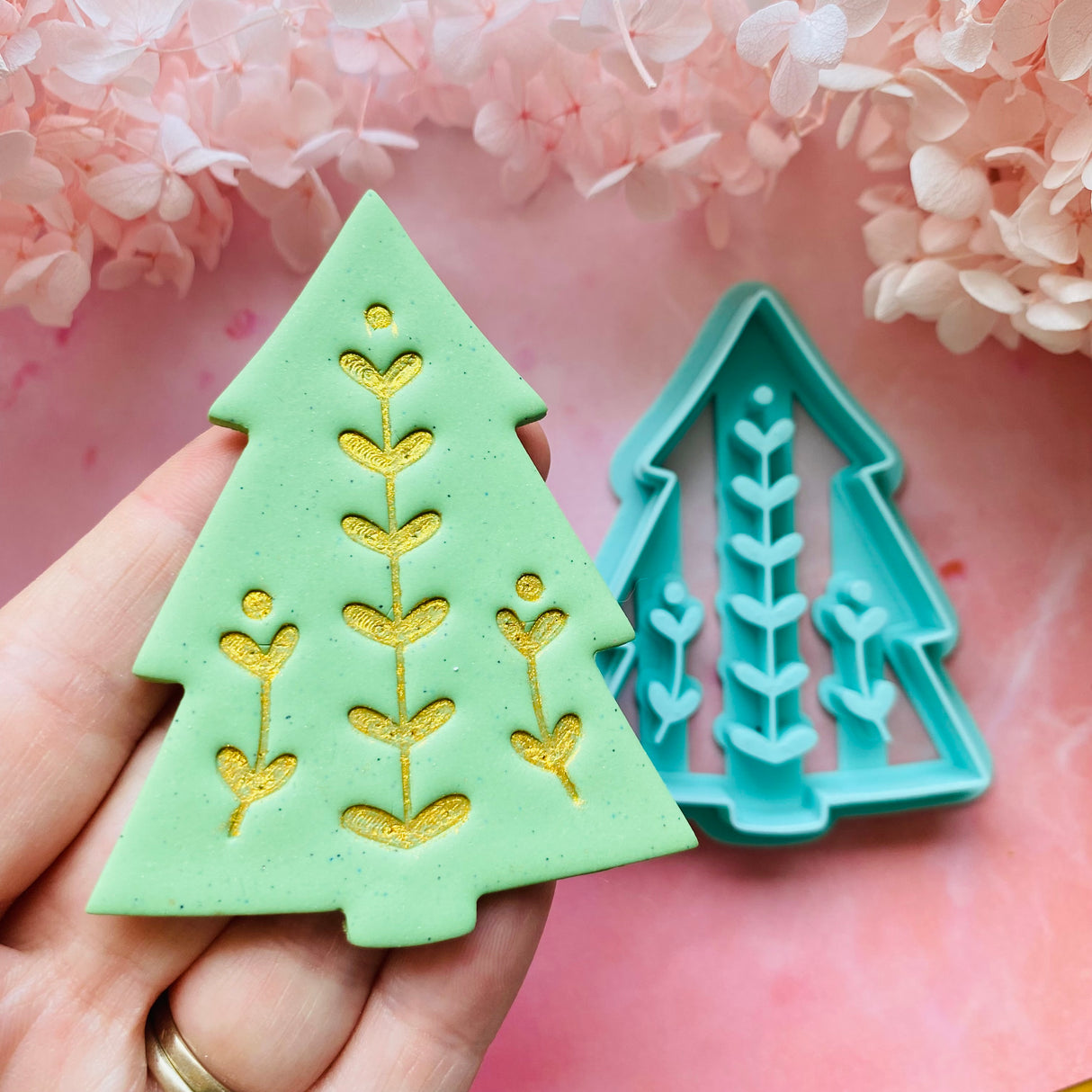 Folk Christmas Tree Decoration Cutter