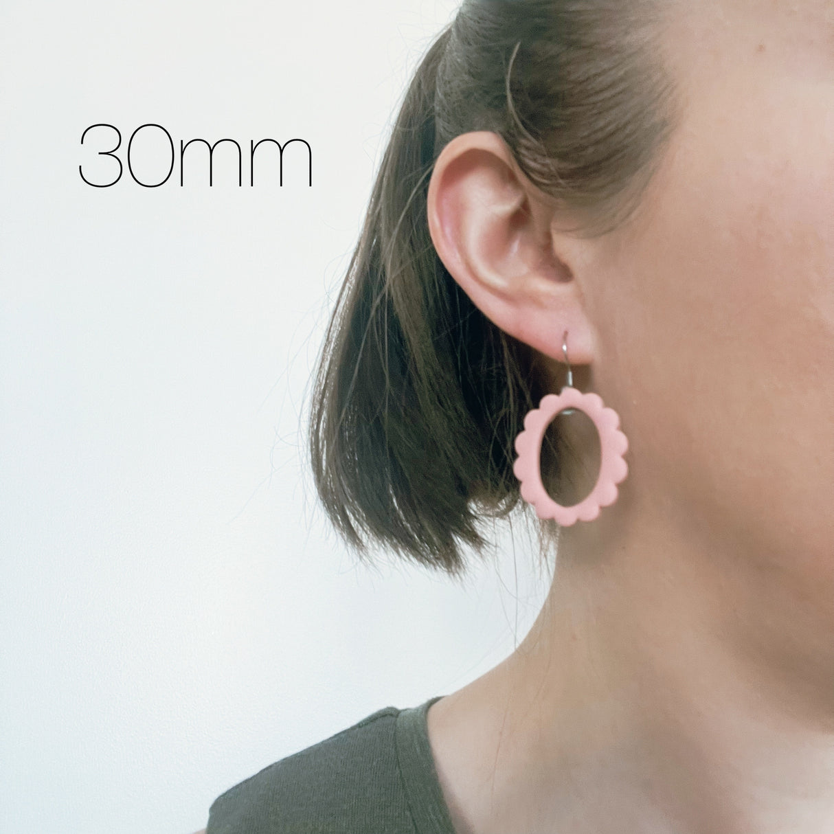 Scalloped Oval Hoopla Cutter