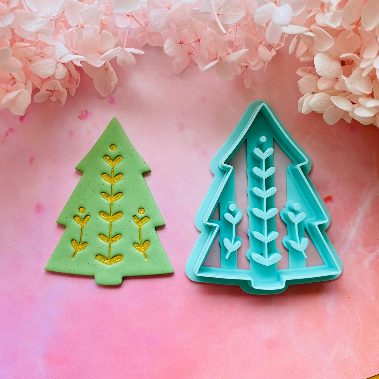 Folk Christmas Tree Decoration Cutter
