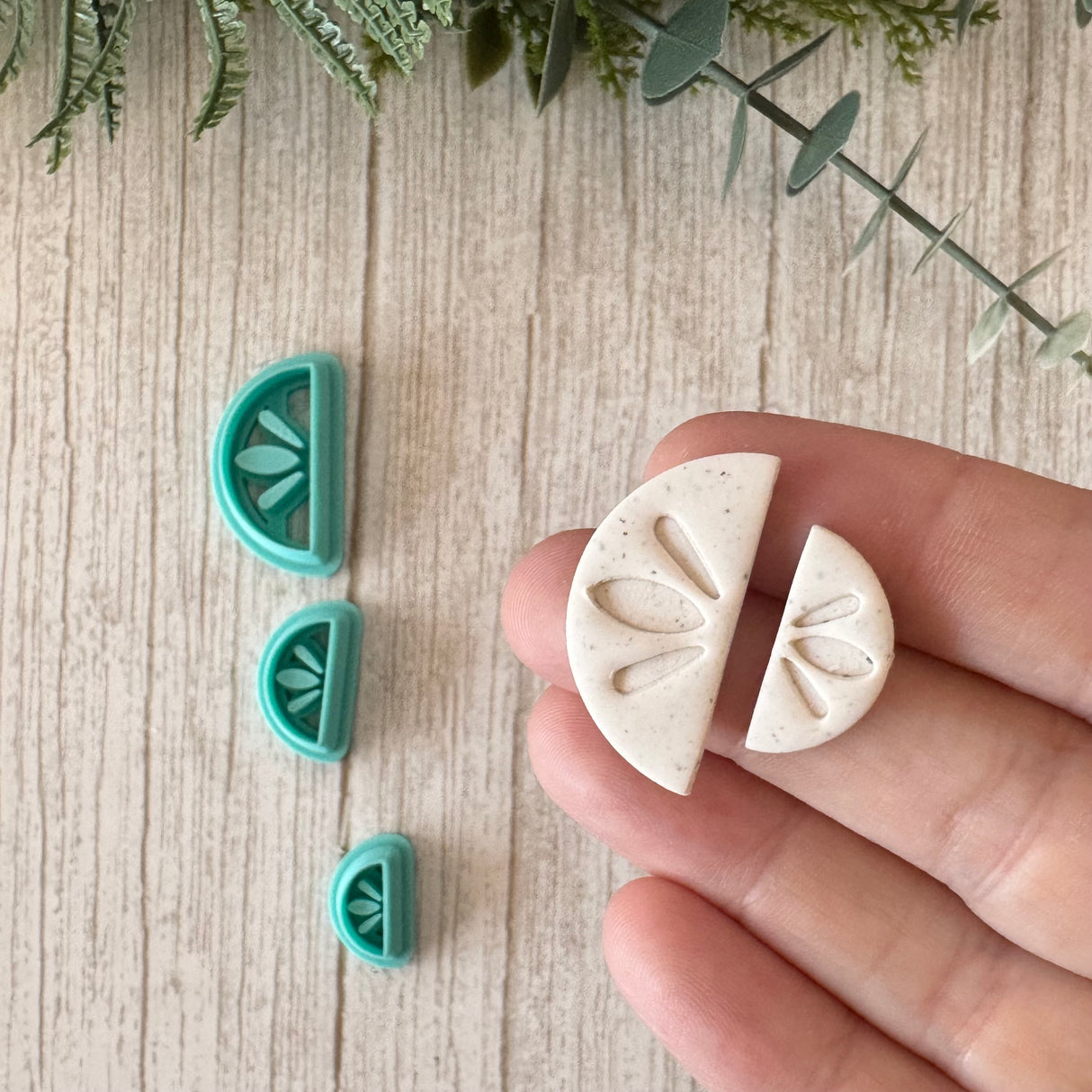 Tulip Tile Half Circle Cutter