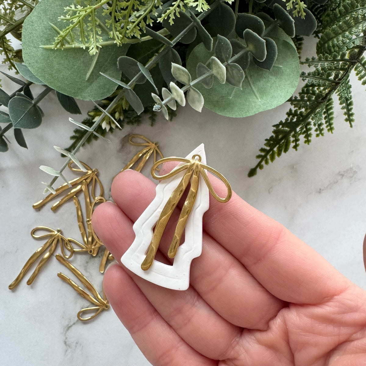 Ribbon Bow Charms - Gold Plated Stainless Steel - 10 pack