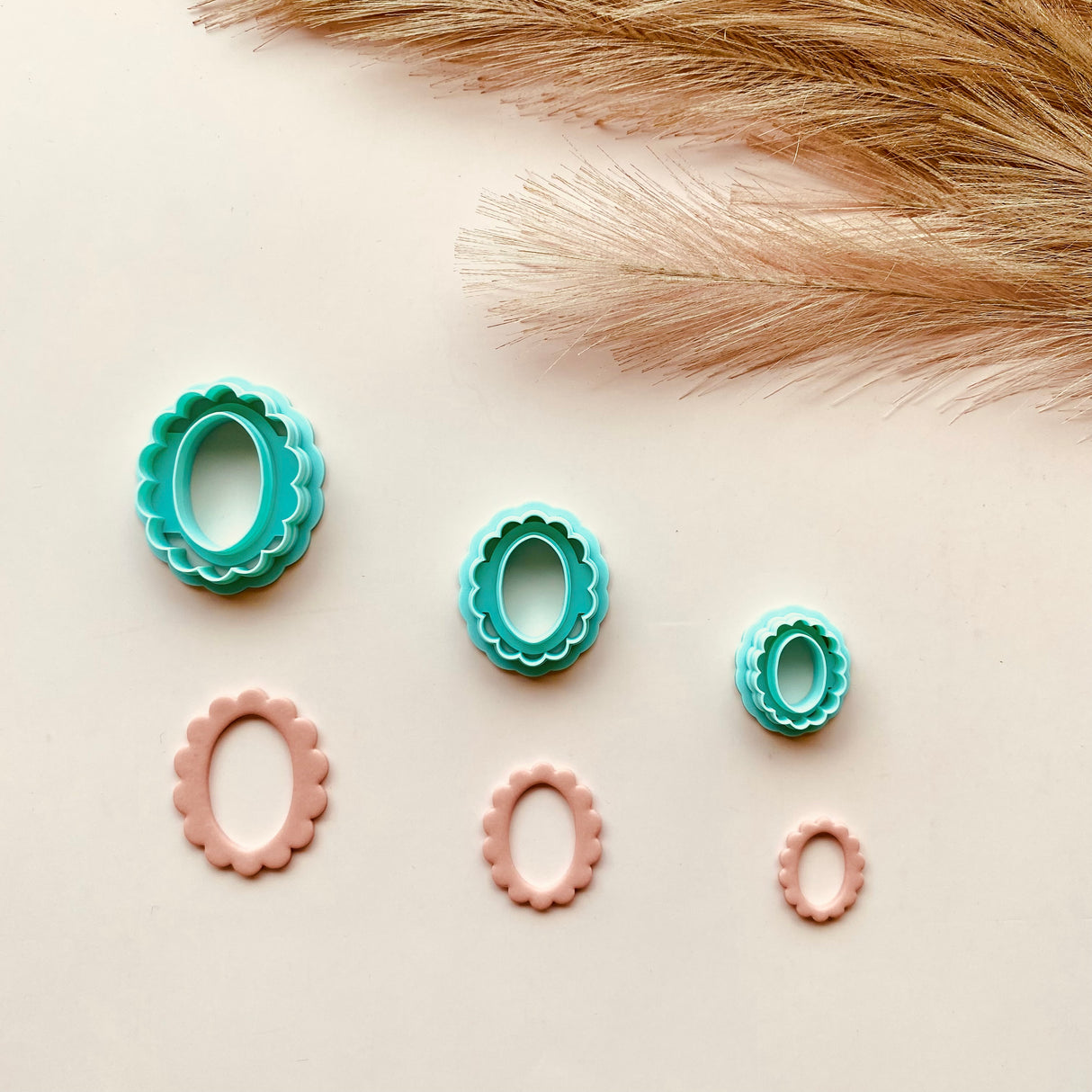 Scalloped Oval Hoopla Cutter