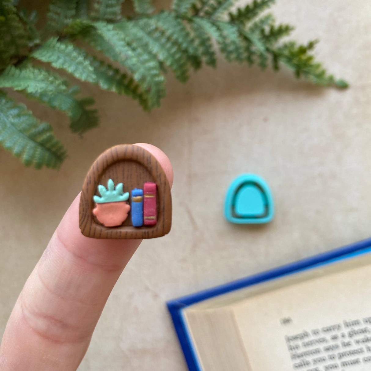 Arch Stud Bookshelf Cutter
