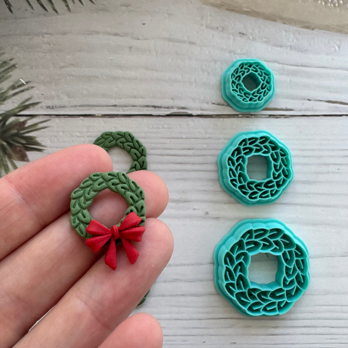 Traditional Wreath with Imprint Cutter