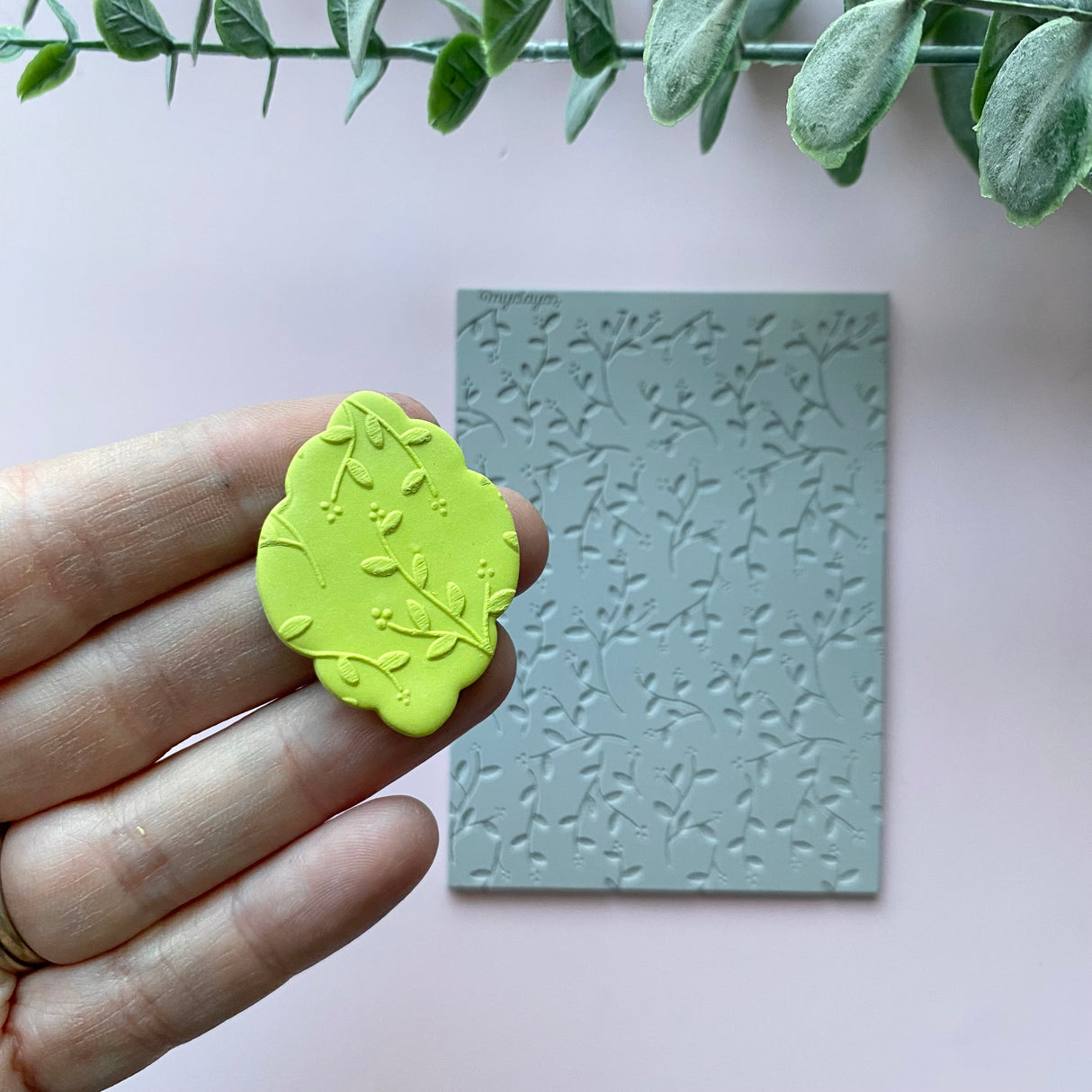 Budded Vines - Texture Mat