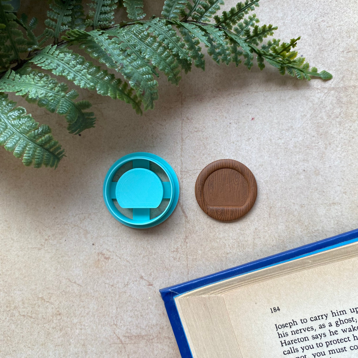 Circle Bookshelf Cutter