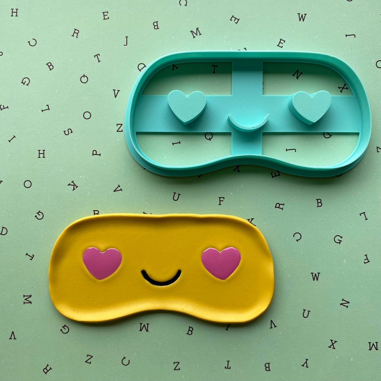Heart Eyes Emoji Glasses Tray