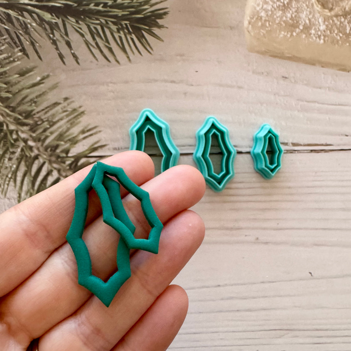 Holly Leaf Hoopla Cutter