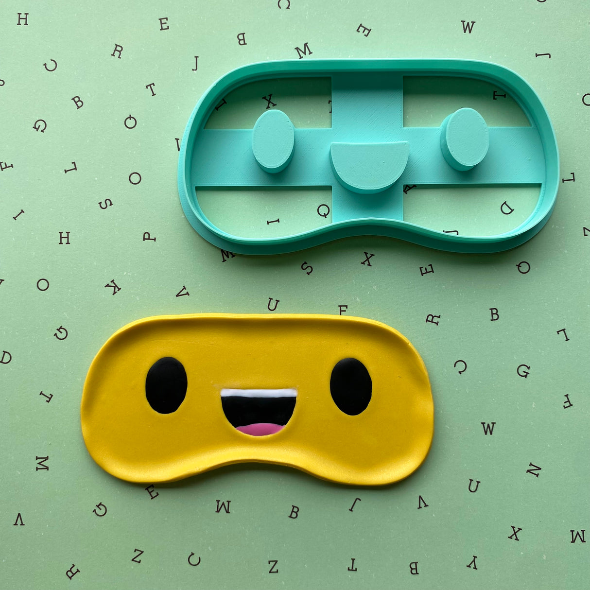 Smiley Emoji Glasses Tray
