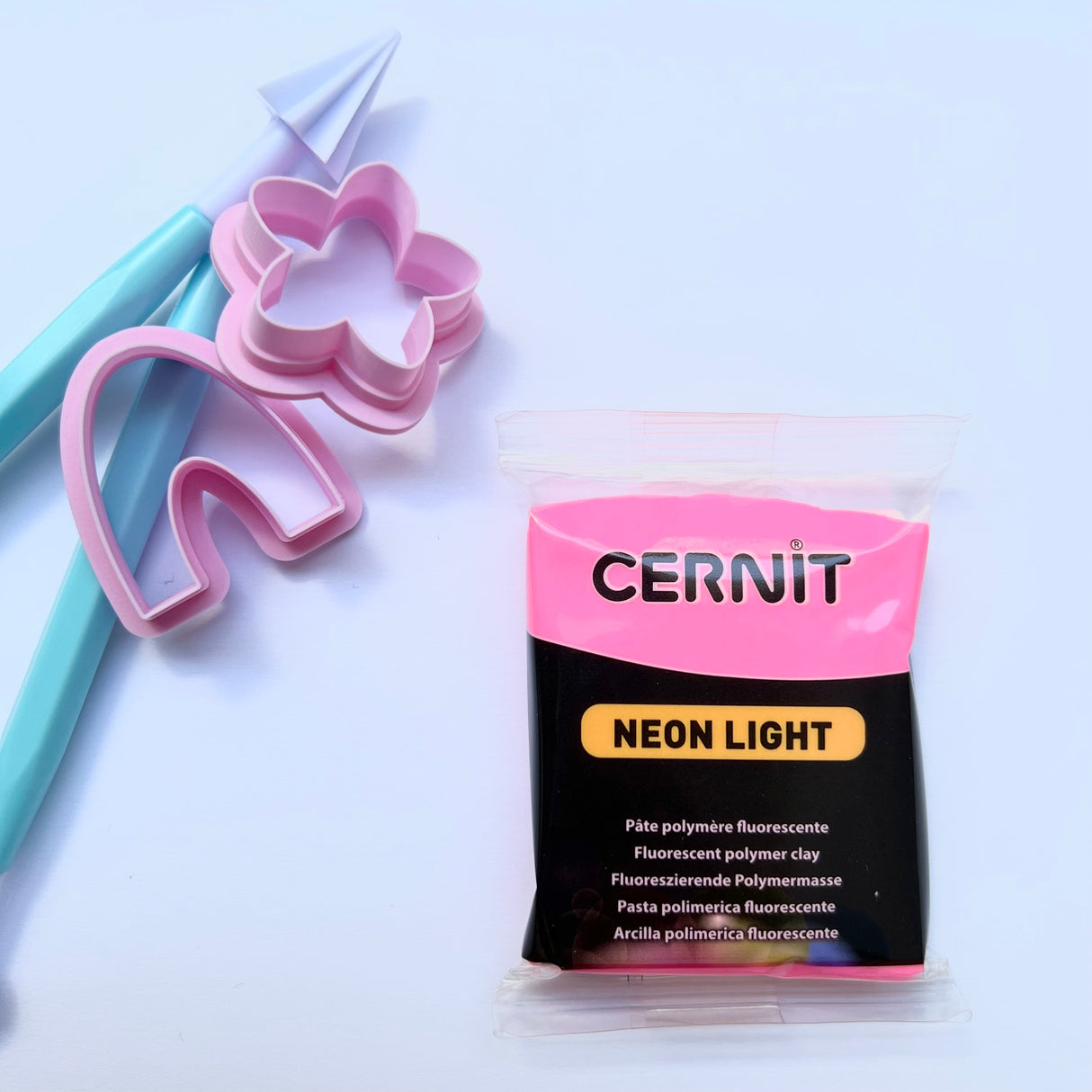Cernit Neon - Fuchsia
