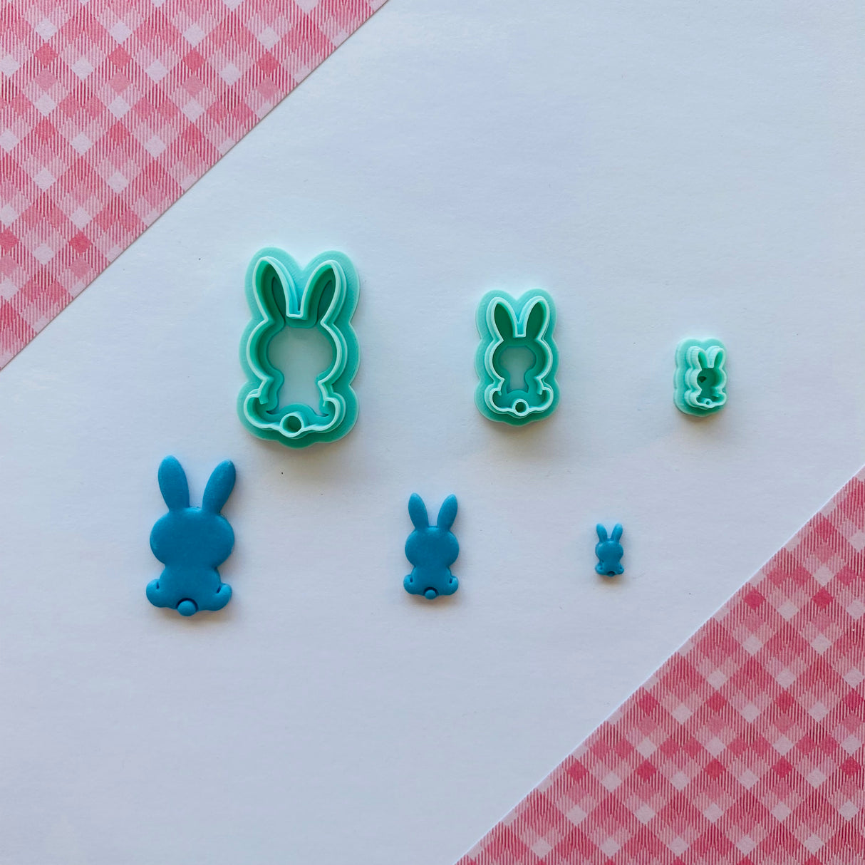 Seated Bunny Cutter