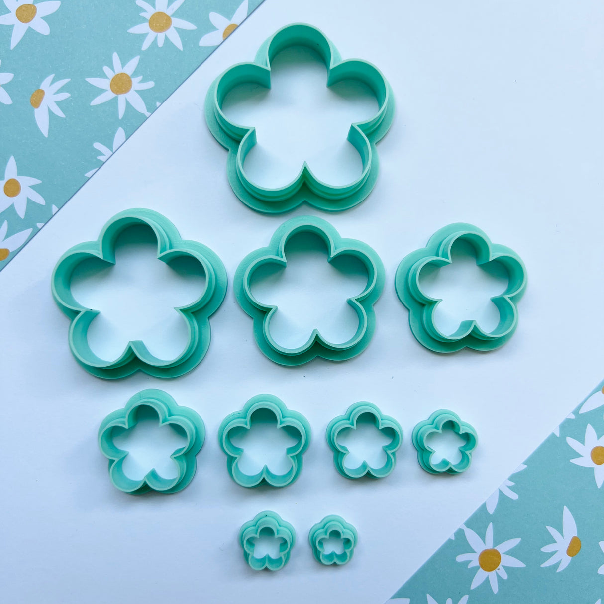 Retro Flower Cutter