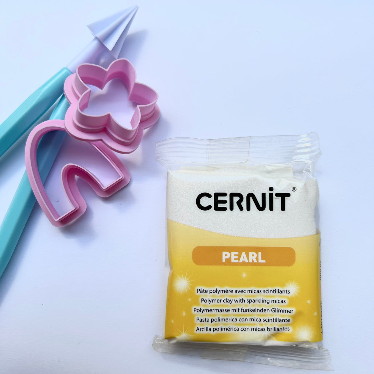Cernit Pearl - White