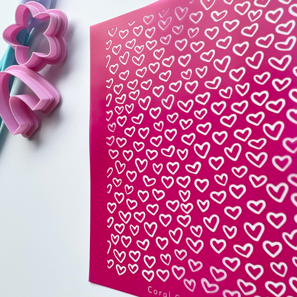 Mini Hearts Outline Silk Screen 095