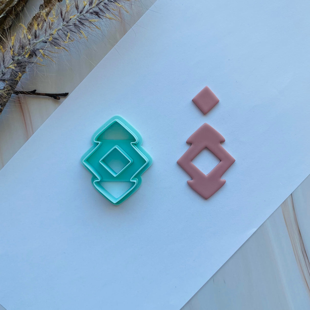 Dual Arrow Hoopla Cutter