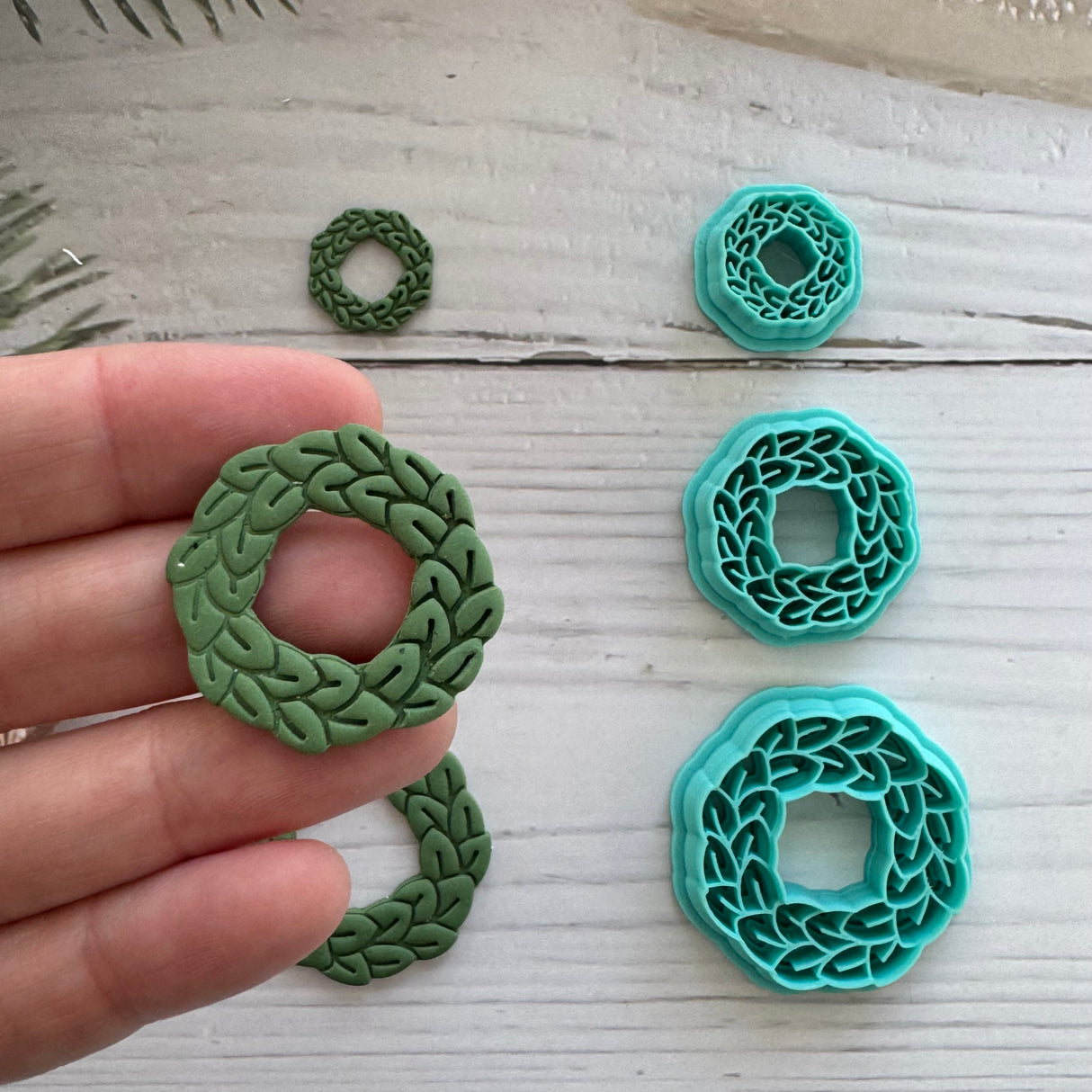 Traditional Wreath with Imprint Cutter