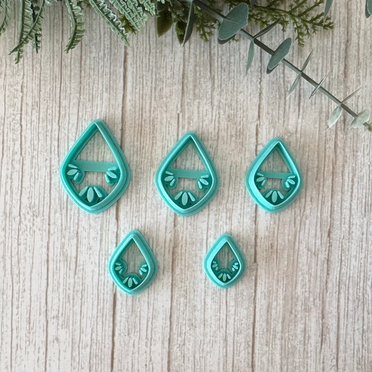 Tulip Tile Teardrop Cutter