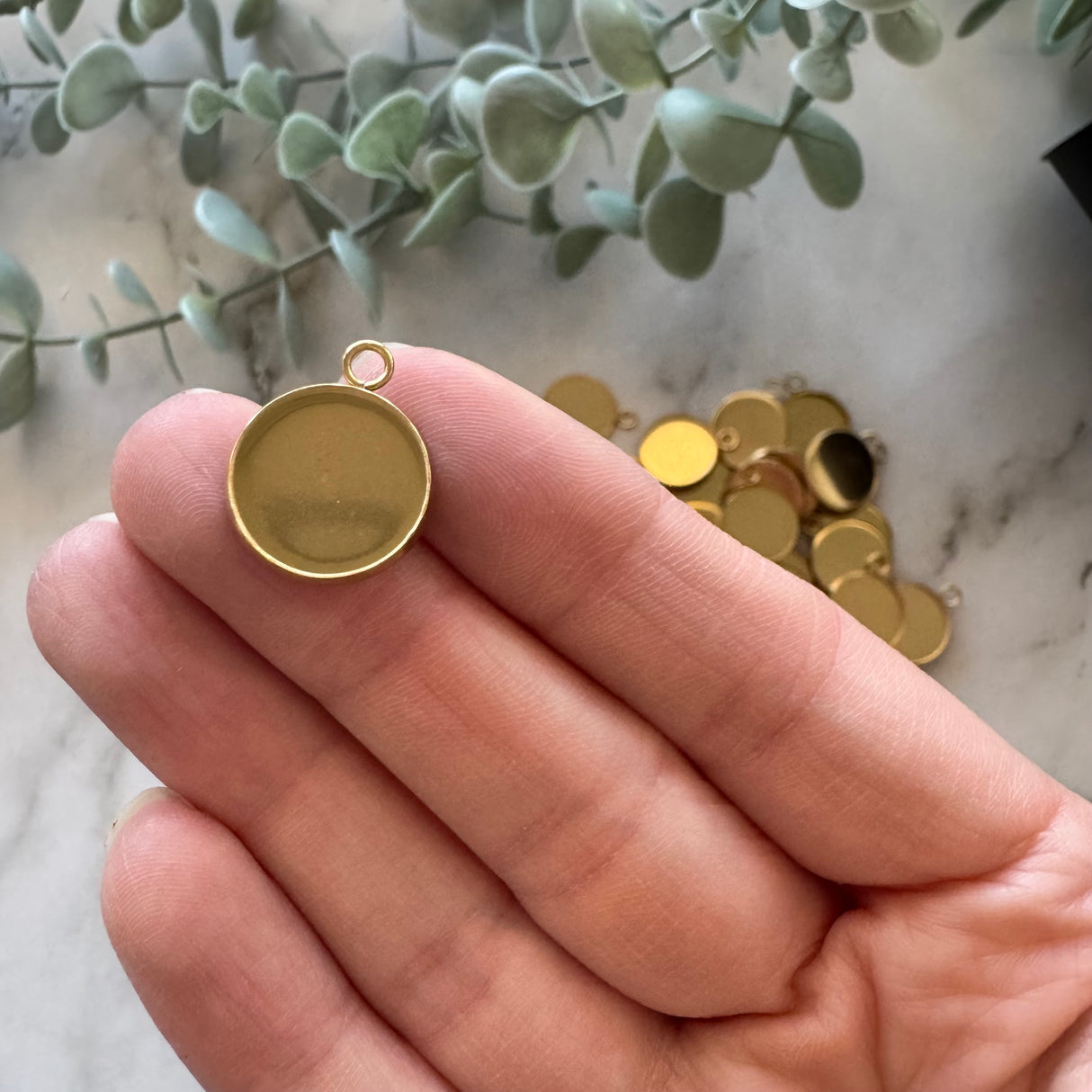 14mm Minimalist Bezel Tray with top loop - Gold Plated Stainless Steel