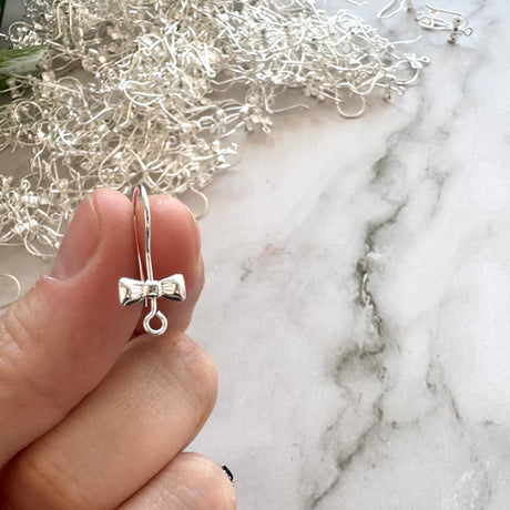 Bow Hook - Bright Silver (Vertical Loop)