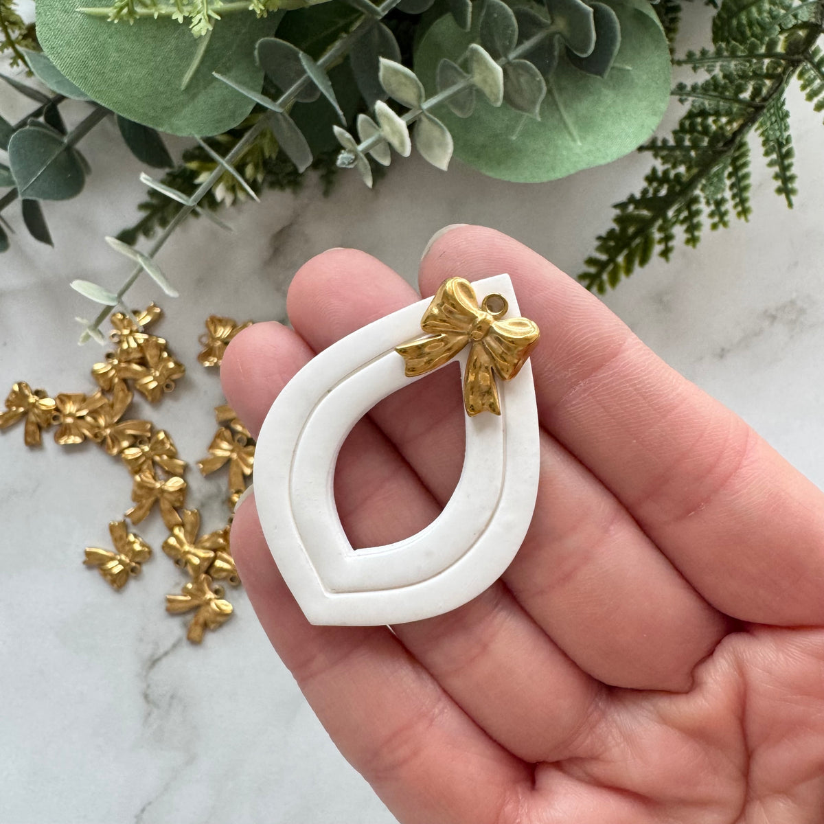 Classic Bow Charms - Gold Plated Stainless Steel - 10 pack