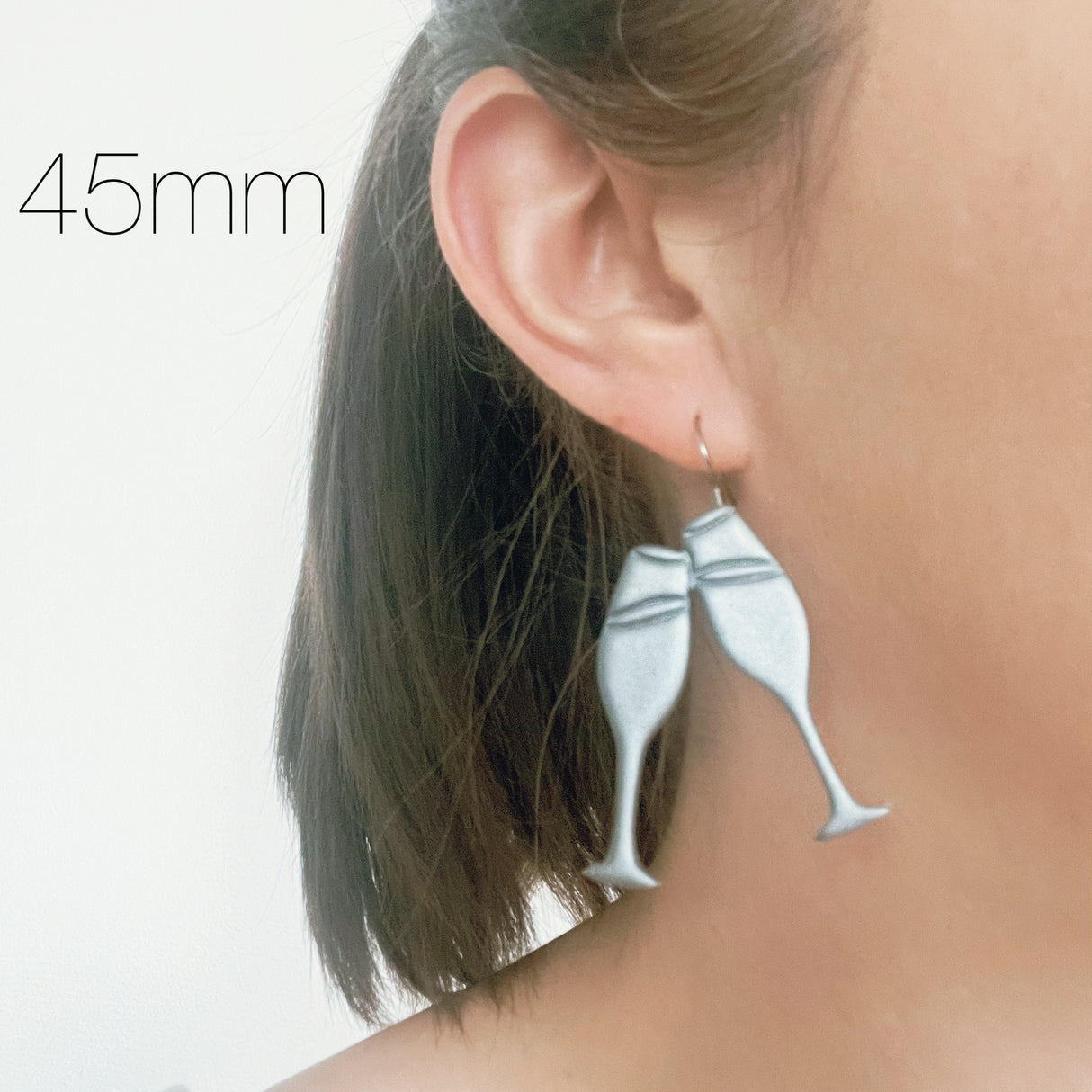 Clinking Glasses Cutter