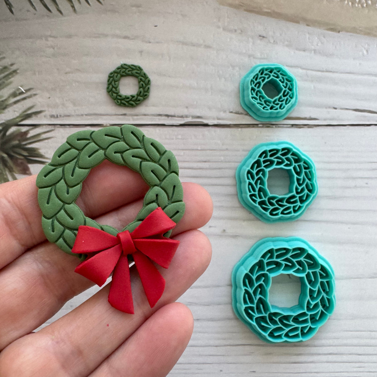 Traditional Wreath with Imprint Cutter