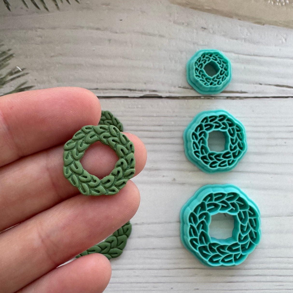 Traditional Wreath with Imprint Cutter