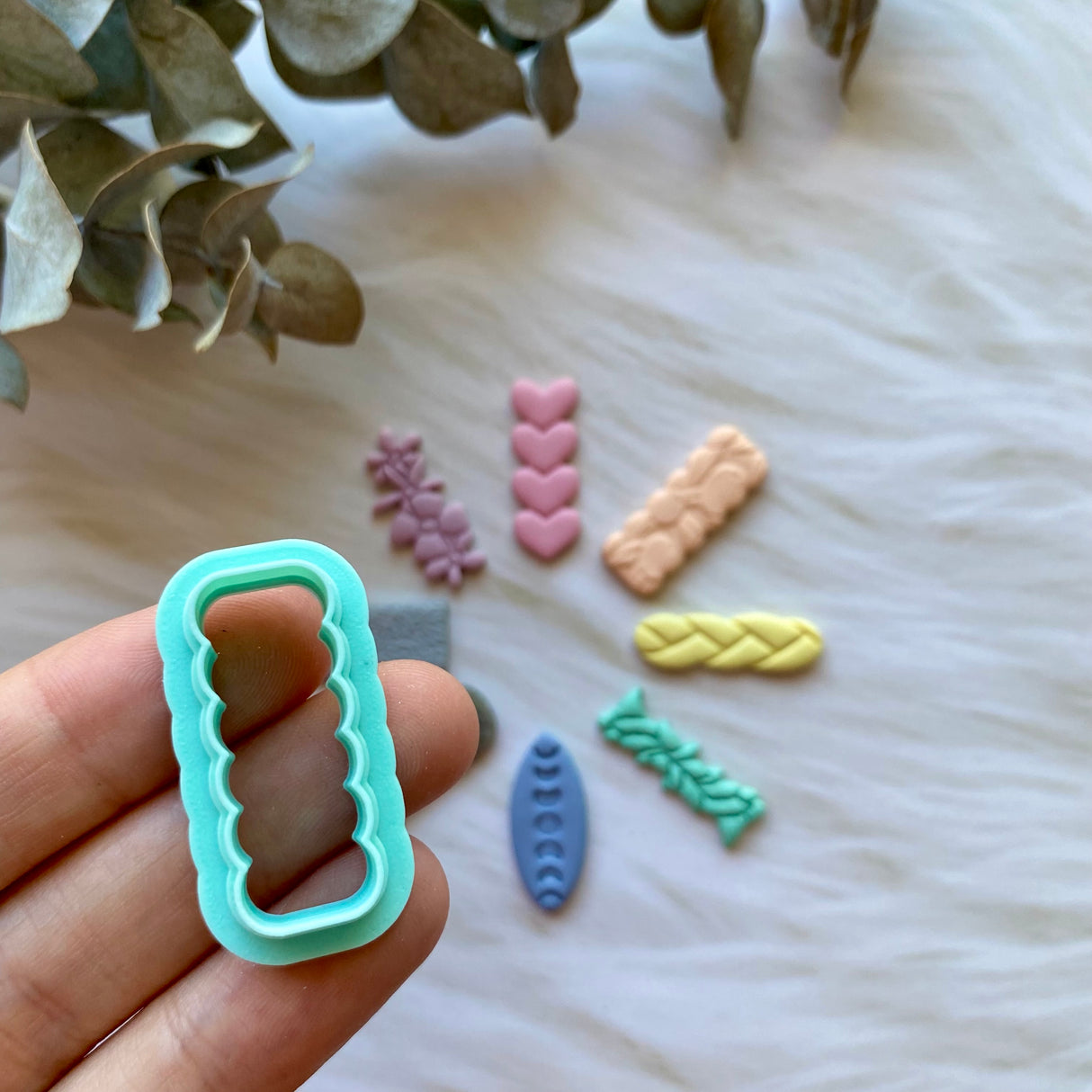 Scalloped Rectangle Huggie Cutter