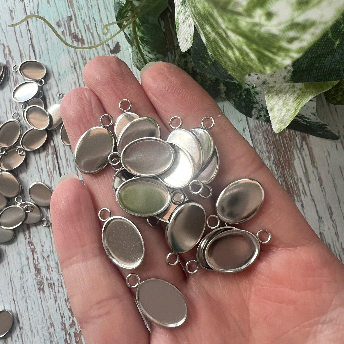 14mm Oval Bezel Tray with loop - Stainless Steel