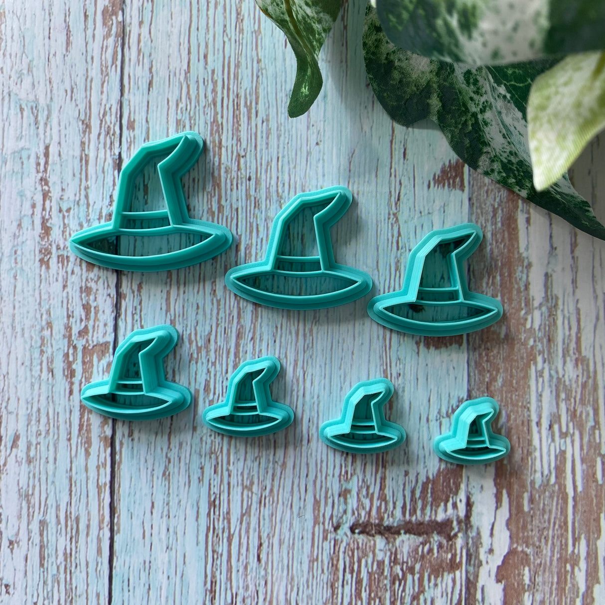Crooked Witch Hat Cutter