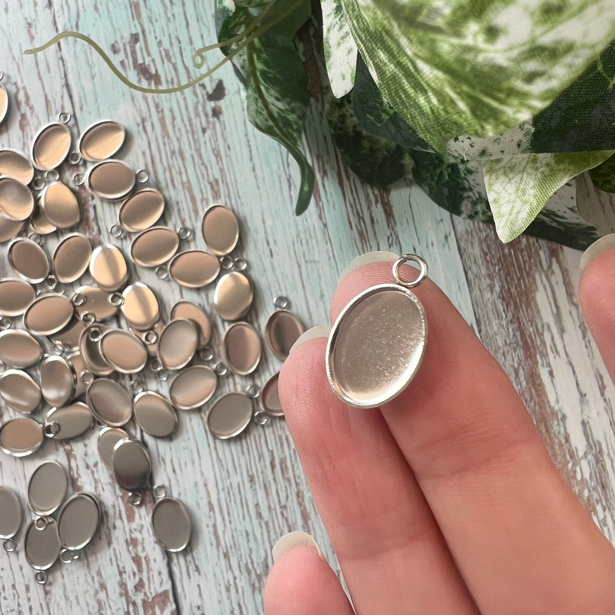 14mm Oval Bezel Tray with loop - Stainless Steel