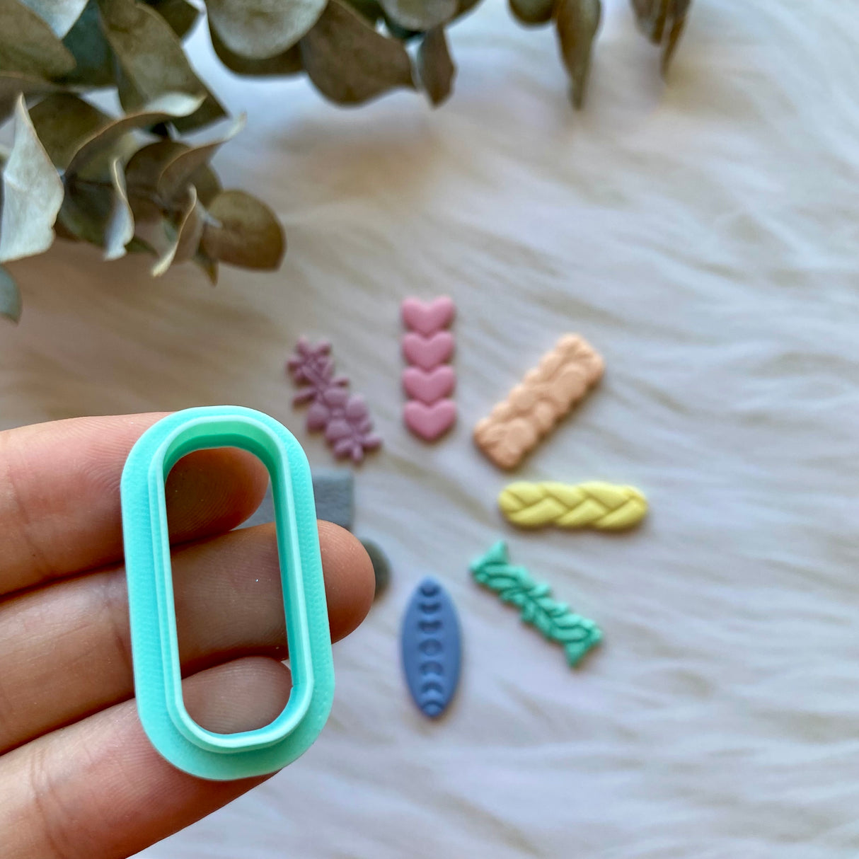 Rounded Rectangle Huggie Cutter