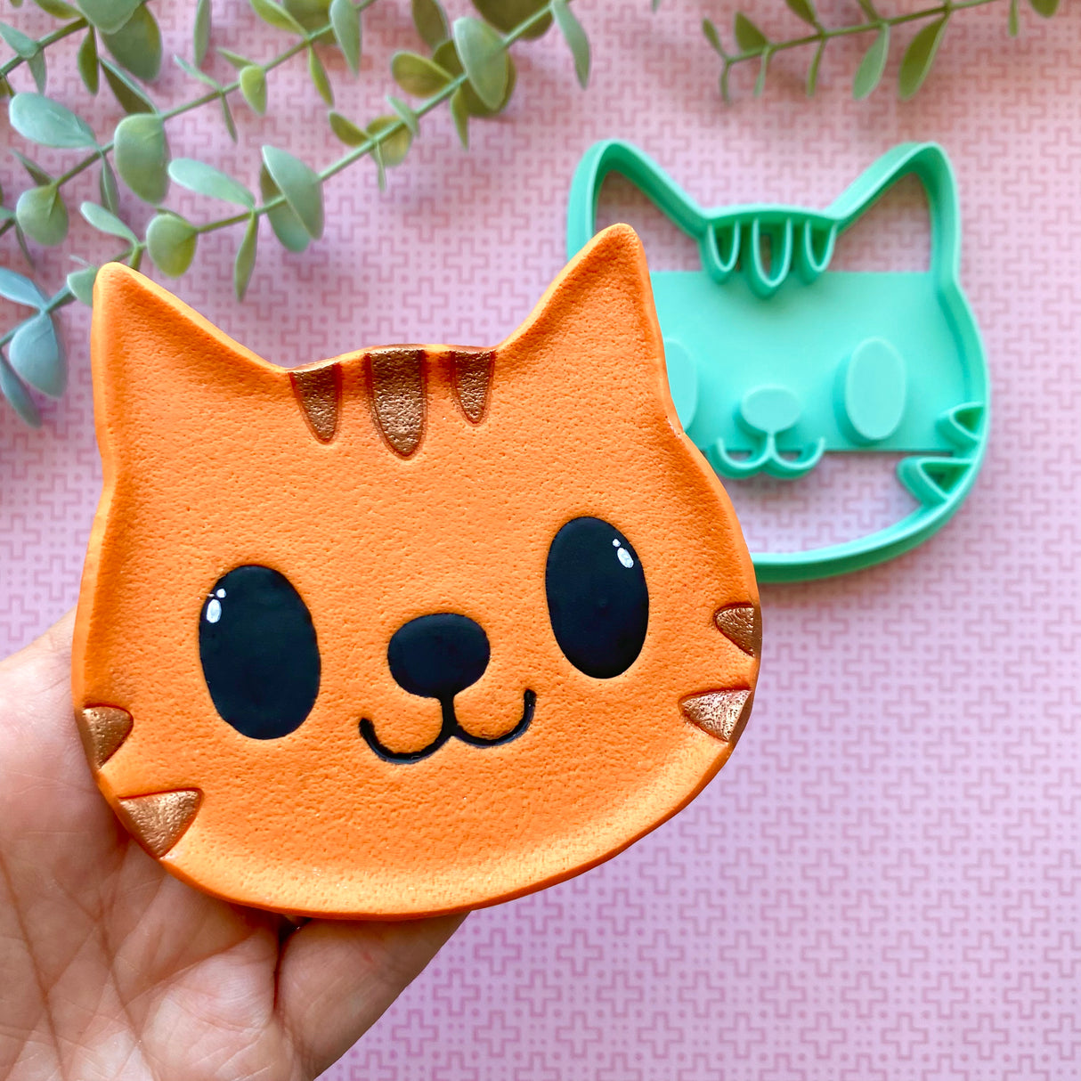 Striped Cat Head Decor Cutter
