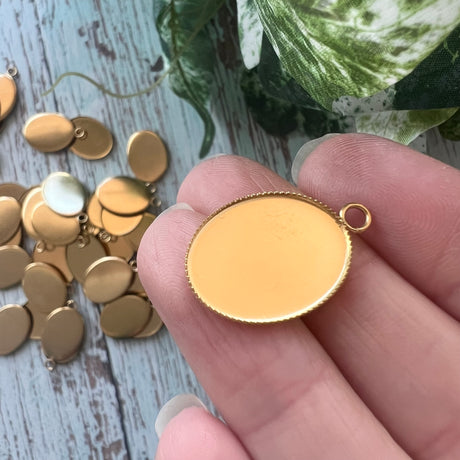 20mm Oval Sawtooth Bezel Tray with loop - Gold Plated Stainless Steel