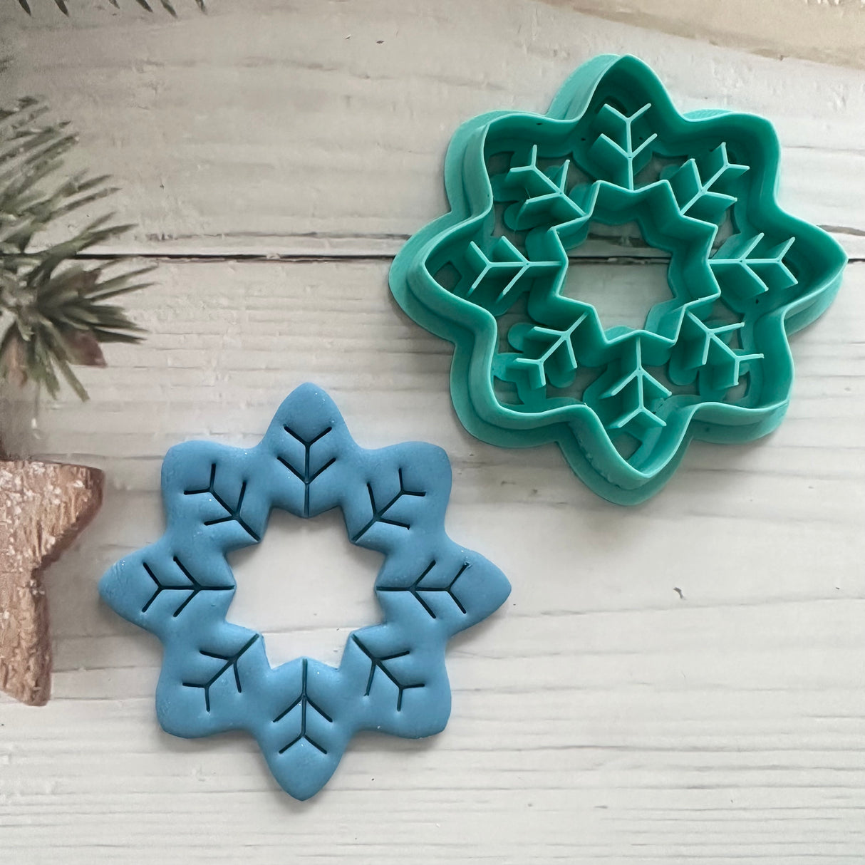 Snowflake Wreath Decoration Cutter