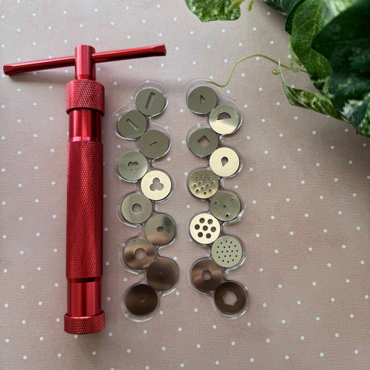Clay Extruder