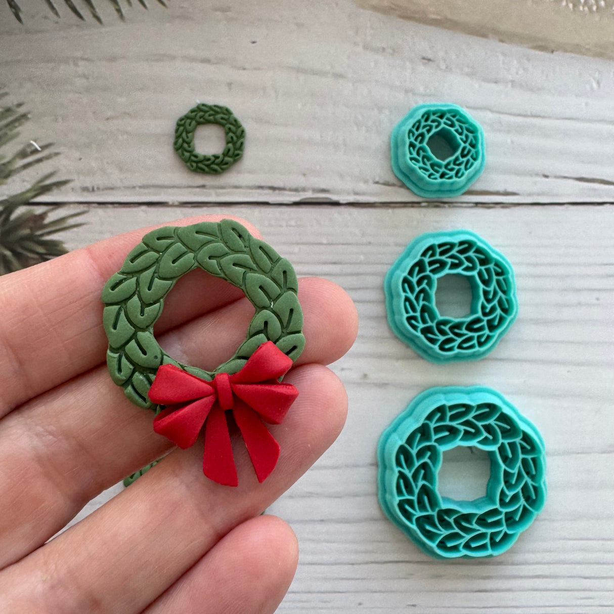 Traditional Wreath with Imprint Cutter