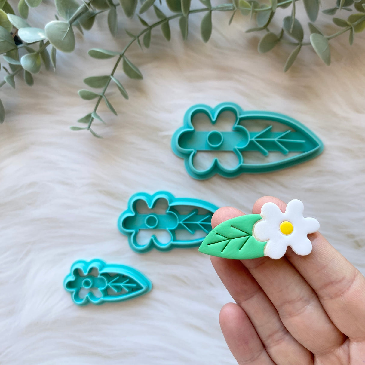 Spring Daisy Hair Clip Cutter