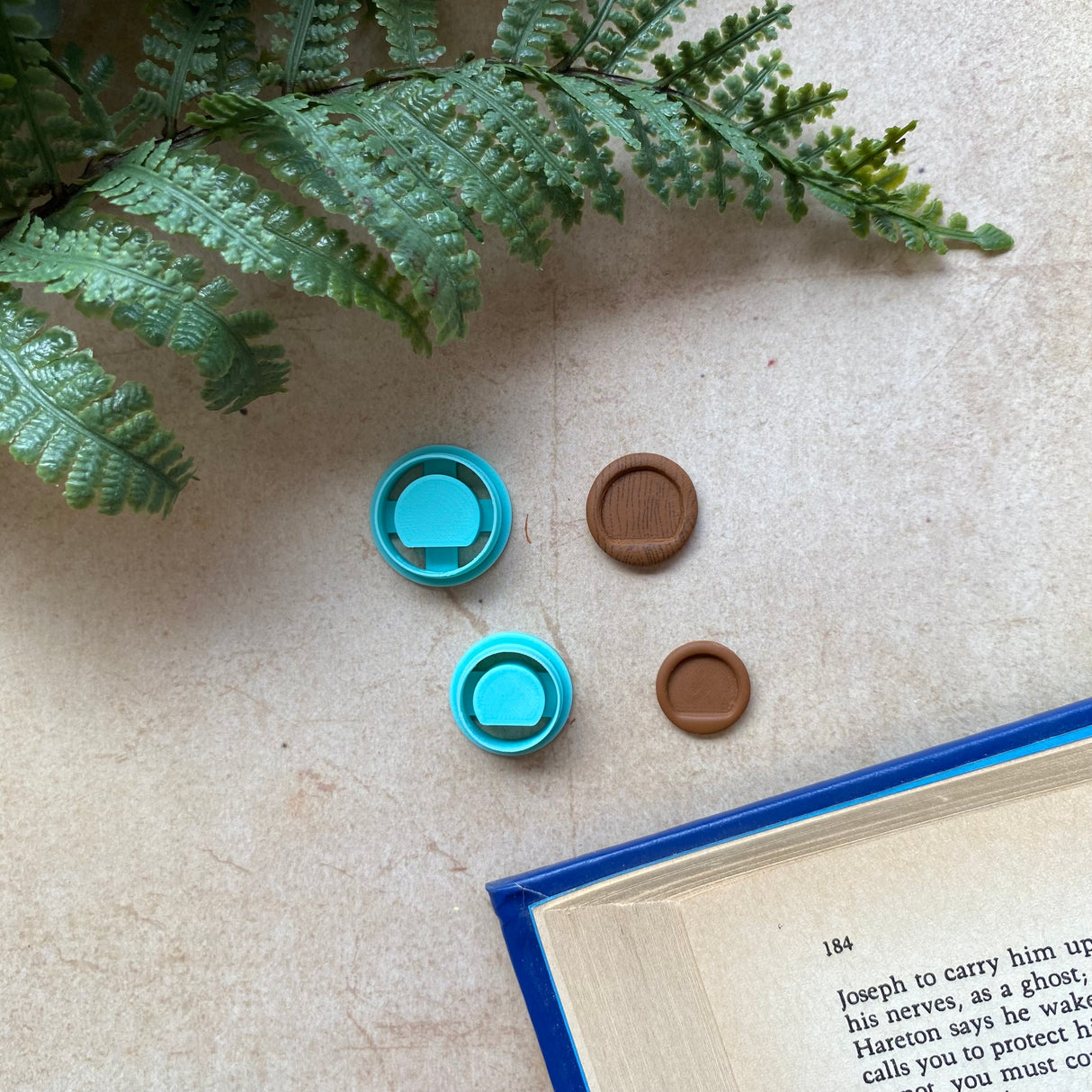 Circle Stud Bookshelf Cutter