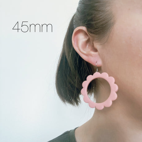 Scalloped Wide Circle Hoopla Cutter