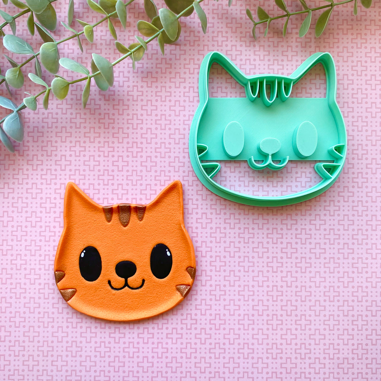 Striped Cat Head Decor Cutter