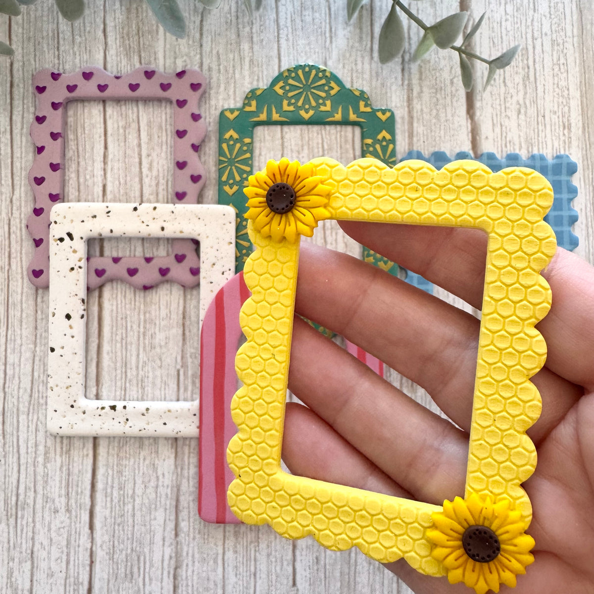 Scalloped Fridge Frame Cutter
