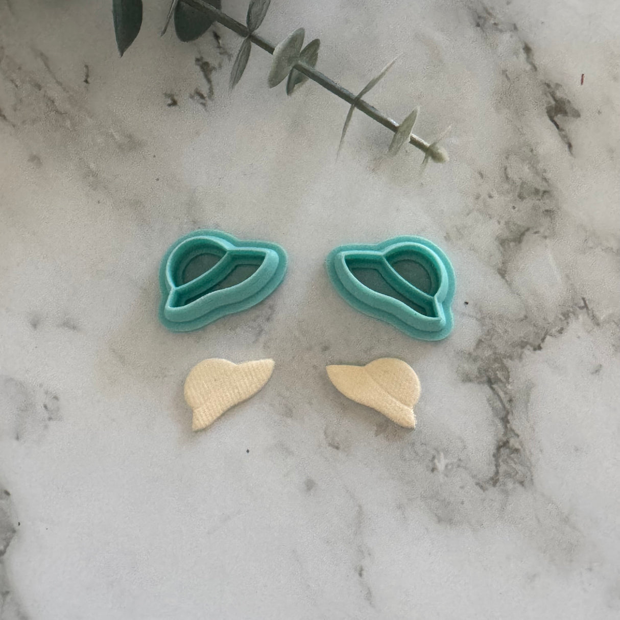 Bonnet Accessory Cutter