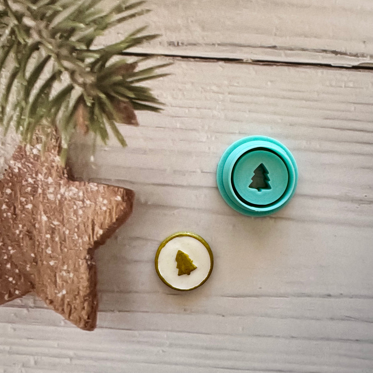 Christmas Tree Faux Enamel Charm Cutter