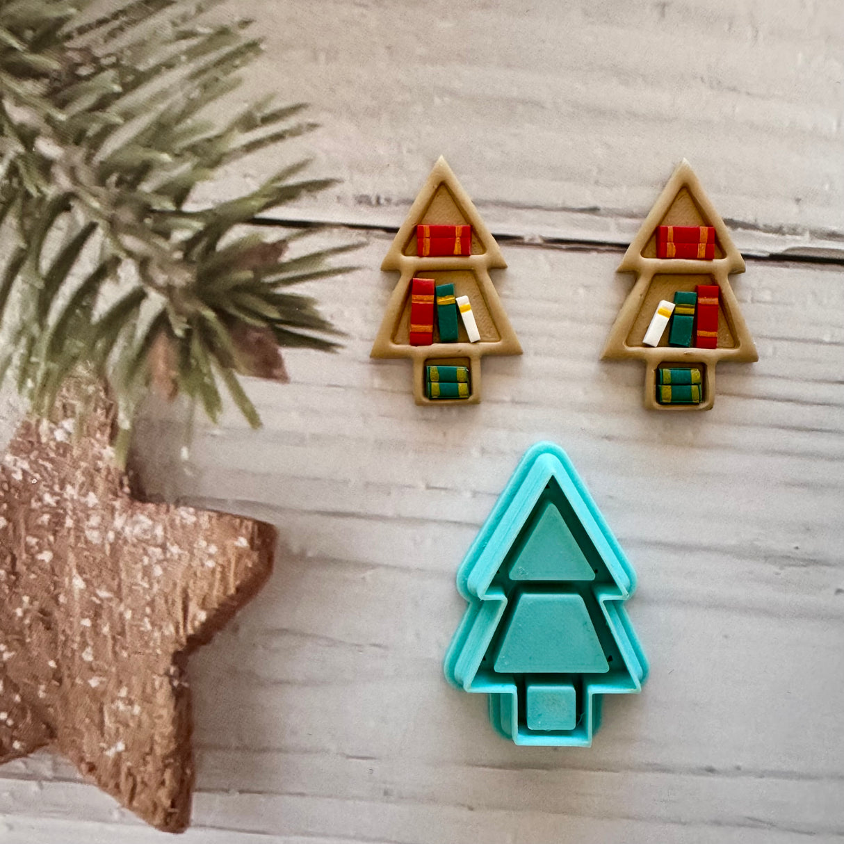 Christmas Tree Bookshelf Cutter