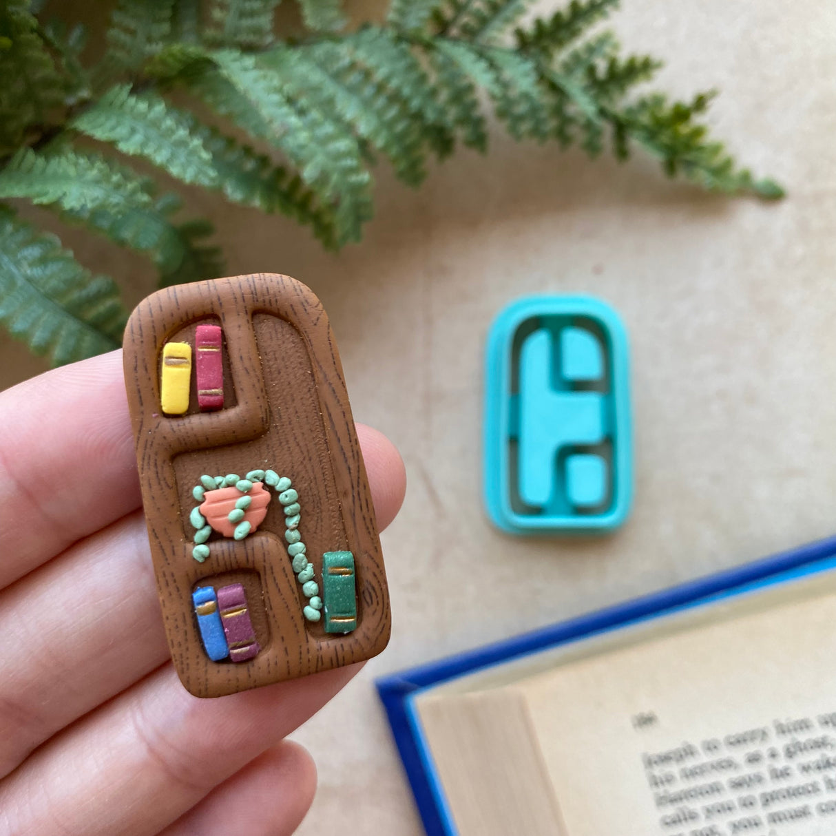 Organic Rectangle Bookshelf Cutter